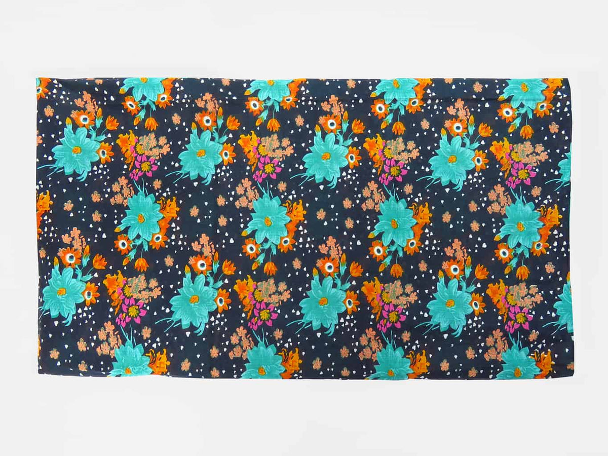 Disegno - Sciarpe primaverili estive - sciarpa pareo a fiori multicolor su fondo blu