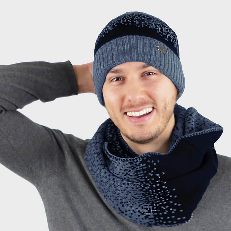 Cappello con lavorazione jacquard ad effetto pixel blu denim