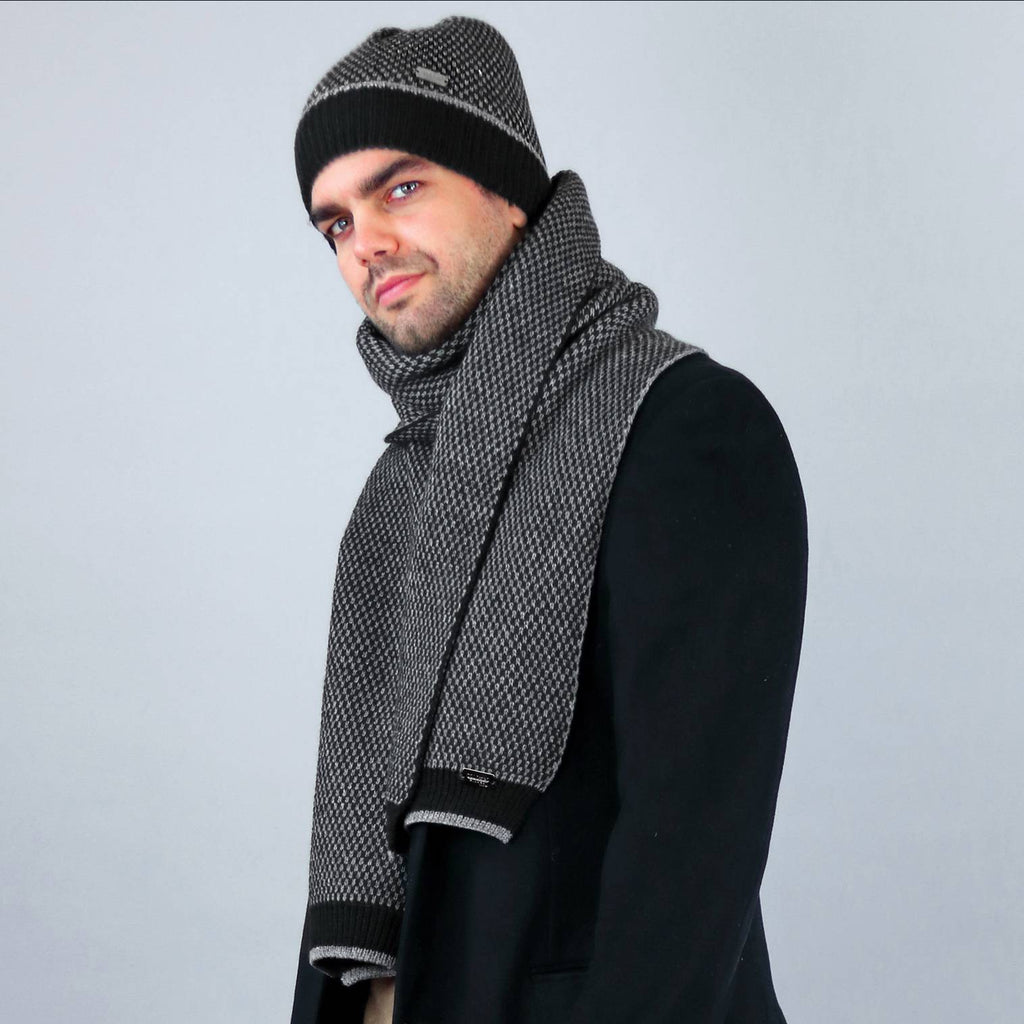 Cappello e sciarpa da uomo a nido d'ape