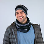 Cappello e scaldacollo a righe seconda foto