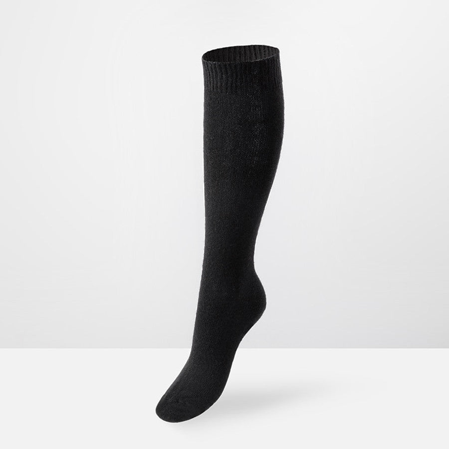 Calze da donna lunghe in caldo Cashmere nere indossate