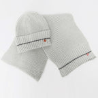 Cappello e sciarpa con riga fine in lurex