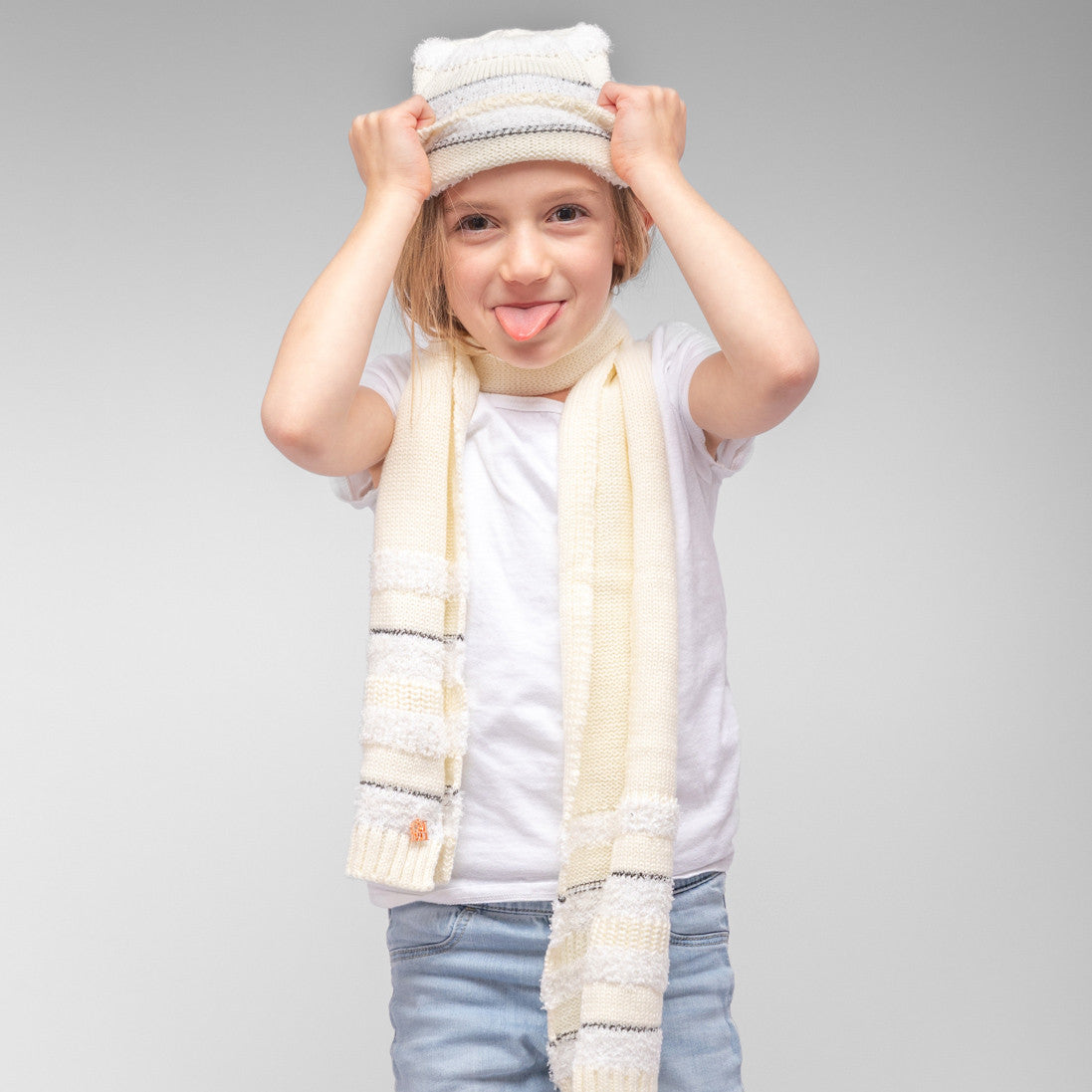 Cappello e sciarpa panna a righe pelose- 7/14a
