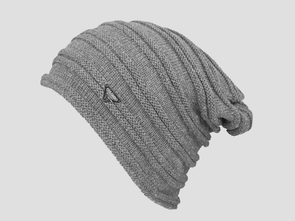Modello grigio - berretto - cappello morbido da uomo con lavorazione a coppie di coste orizzontali