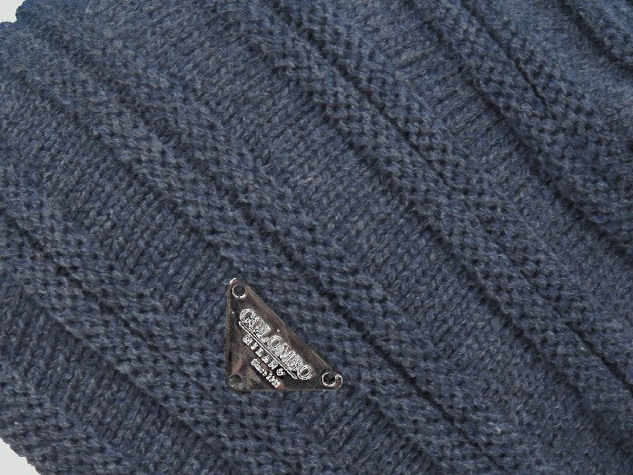 Dettaglio - berretto - cappello morbido da uomo con lavorazione a coppie di coste orizzontali