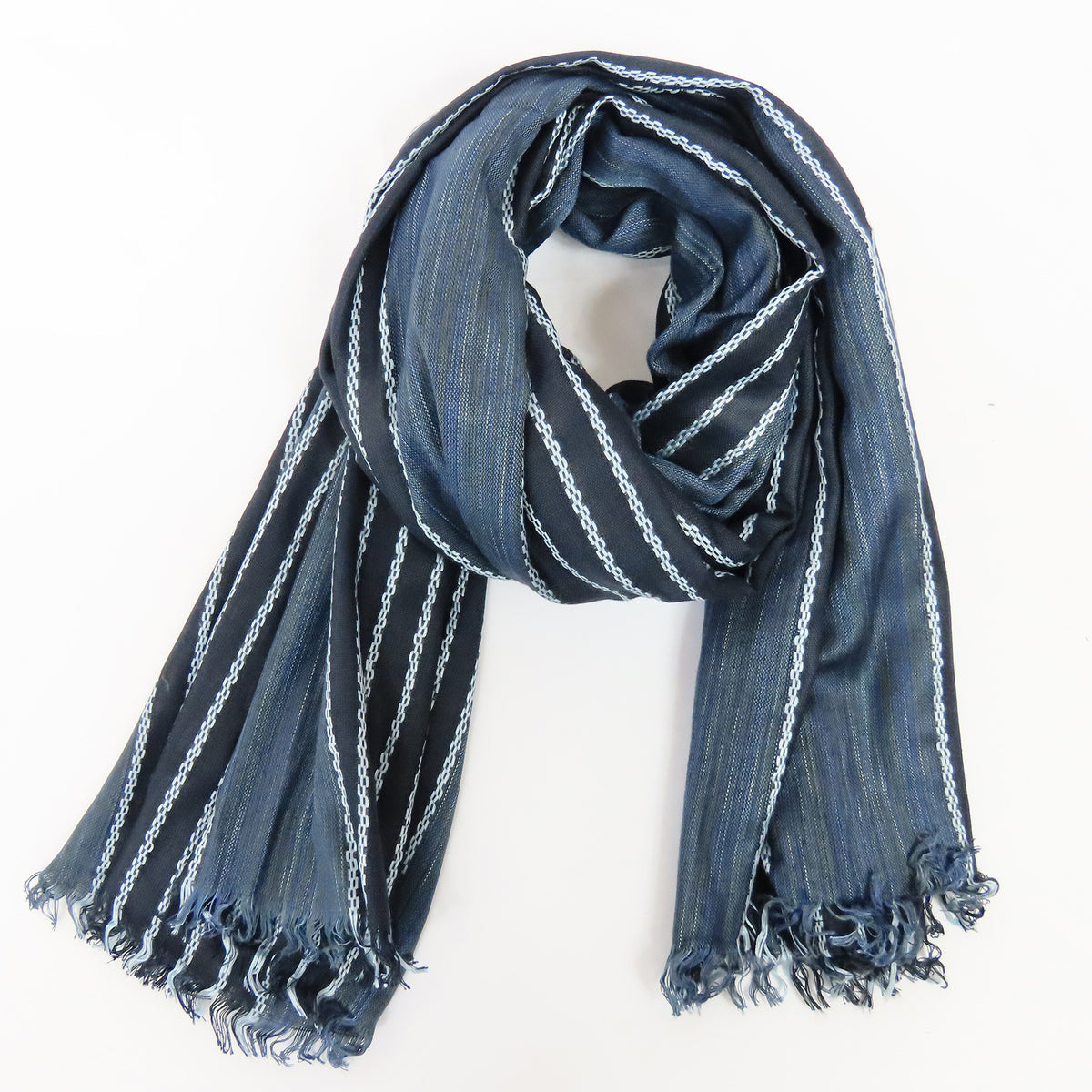 Morbida sciarpa con catenelle in scatola regalo denim