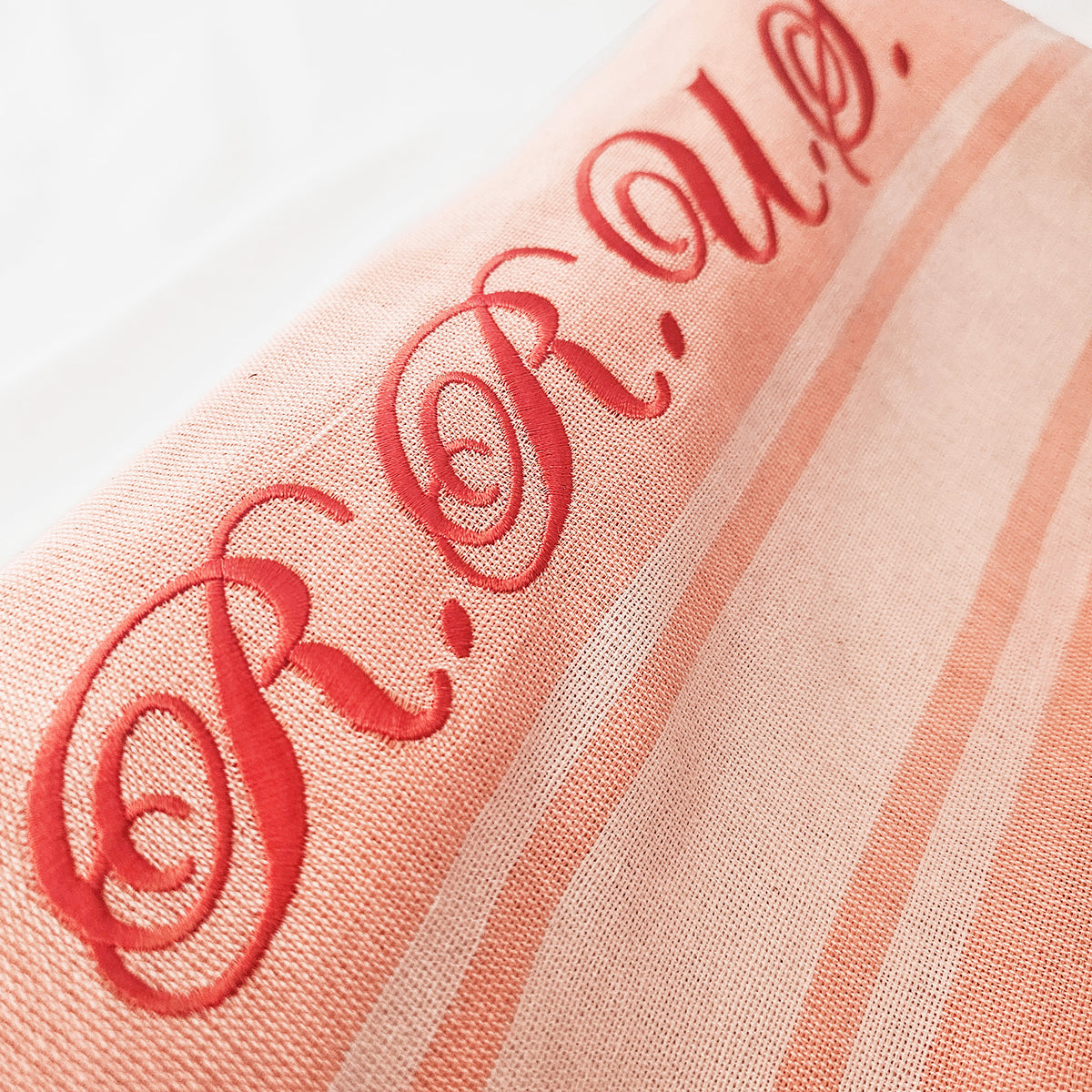 Telo mare rosa salmone a righe in cotone da personalizzare