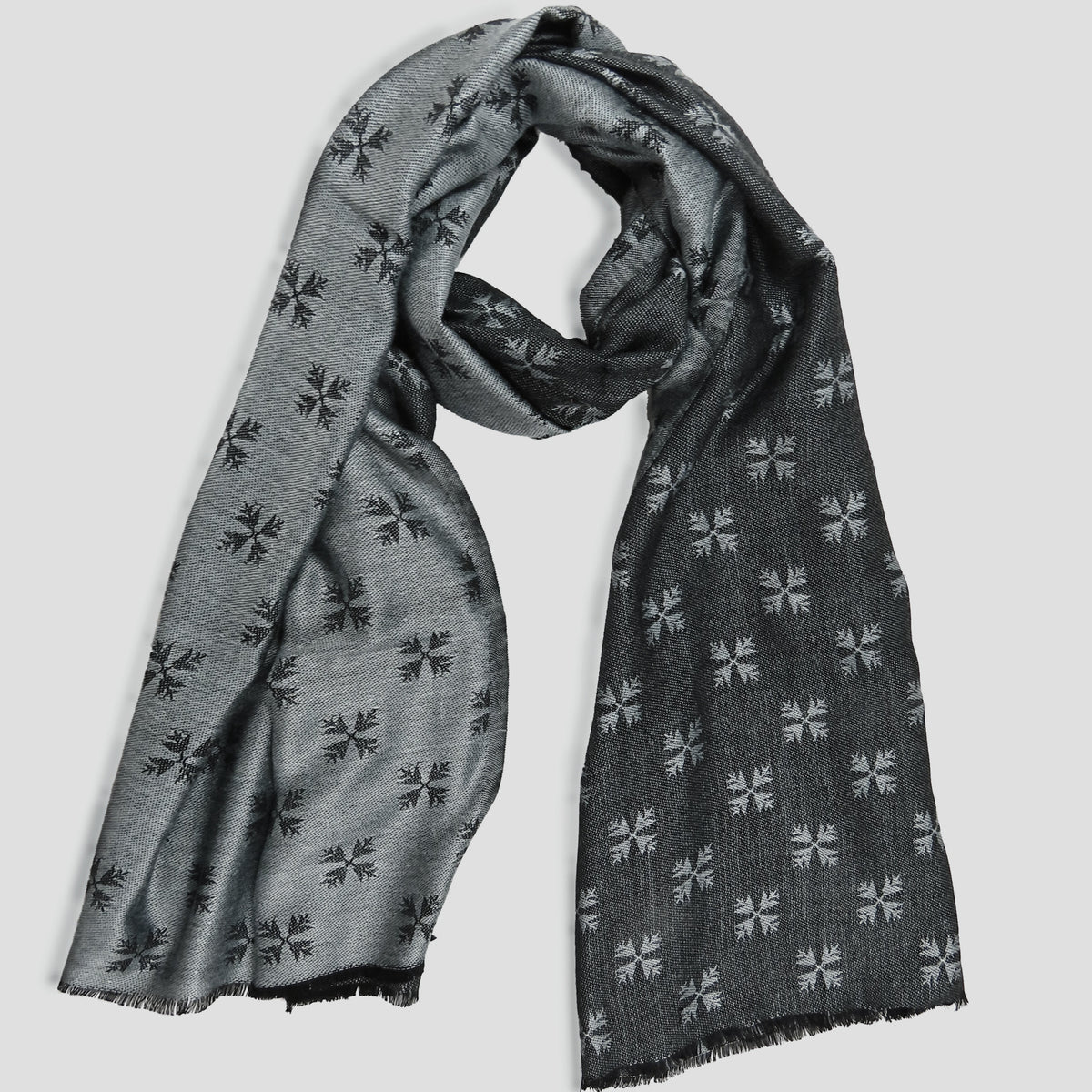 Morbida sciarpa jacquard motivo a fiocchi nero