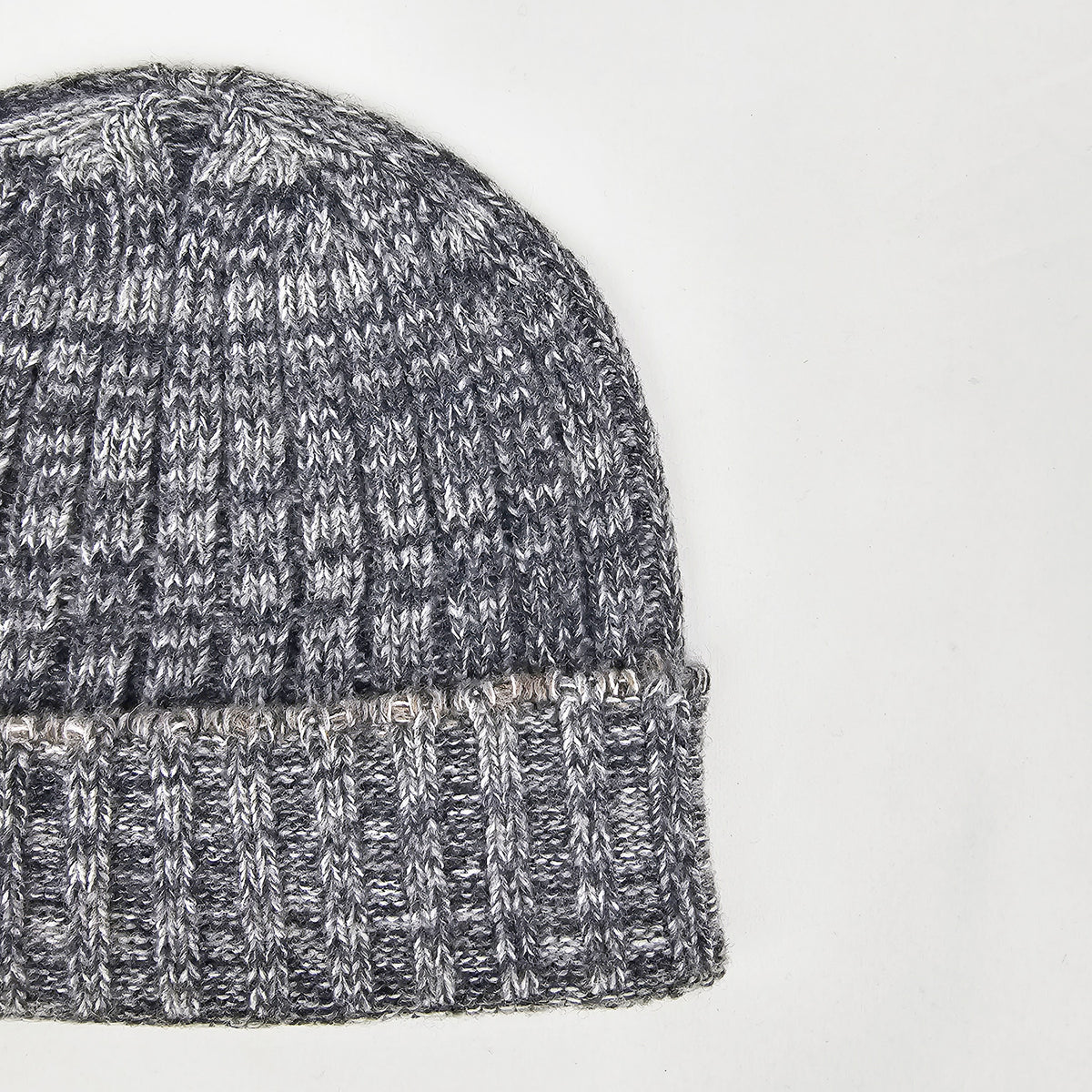 Cappello in cashmere a coste grigio chiaro melange - Made in Italy zoom