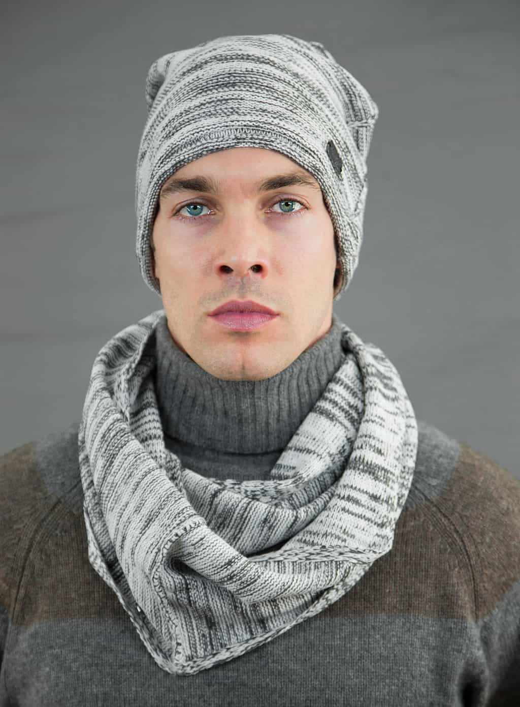 Modello - Cappello da uomo bicolore casual